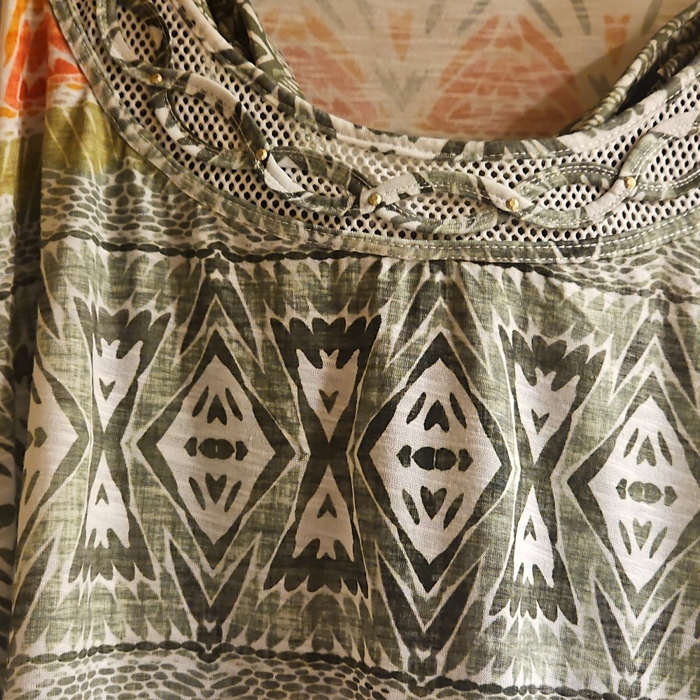 Colorful Geometric Patterned Tunic And Pants Set - image 3